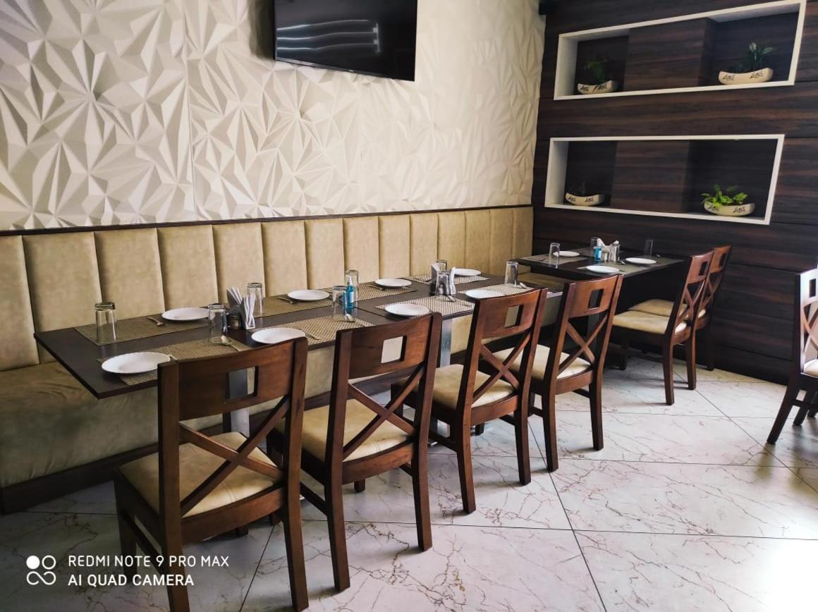 كولهابور Hotel Shlok المظهر الخارجي الصورة