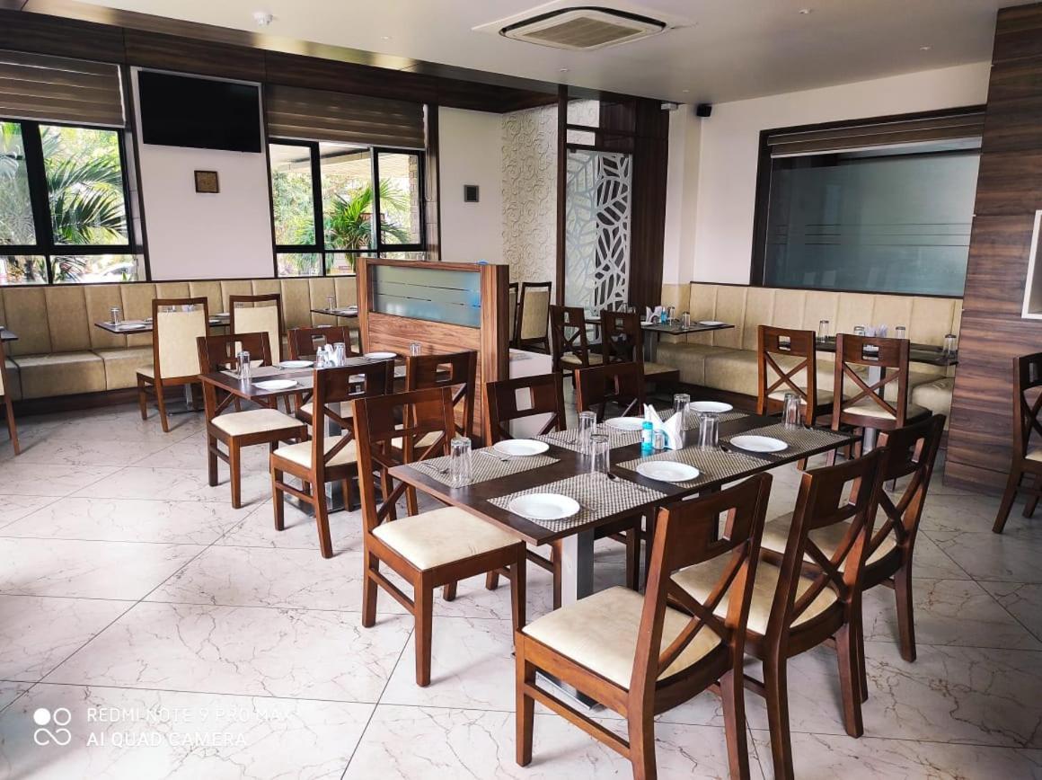 كولهابور Hotel Shlok المظهر الخارجي الصورة