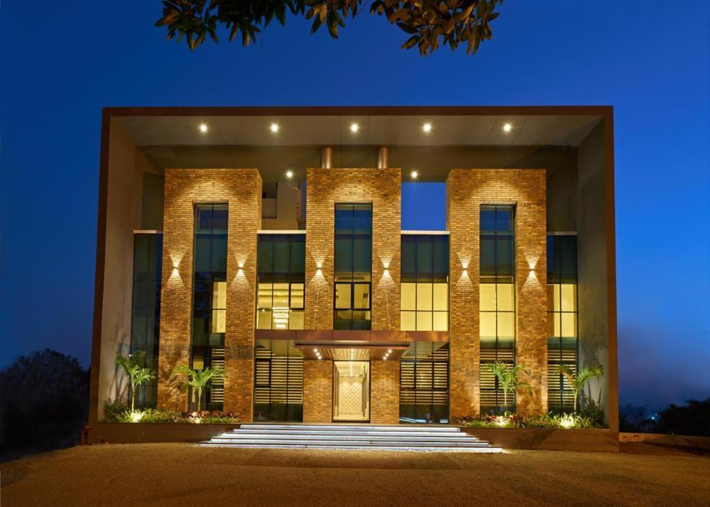 كولهابور Hotel Shlok المظهر الخارجي الصورة