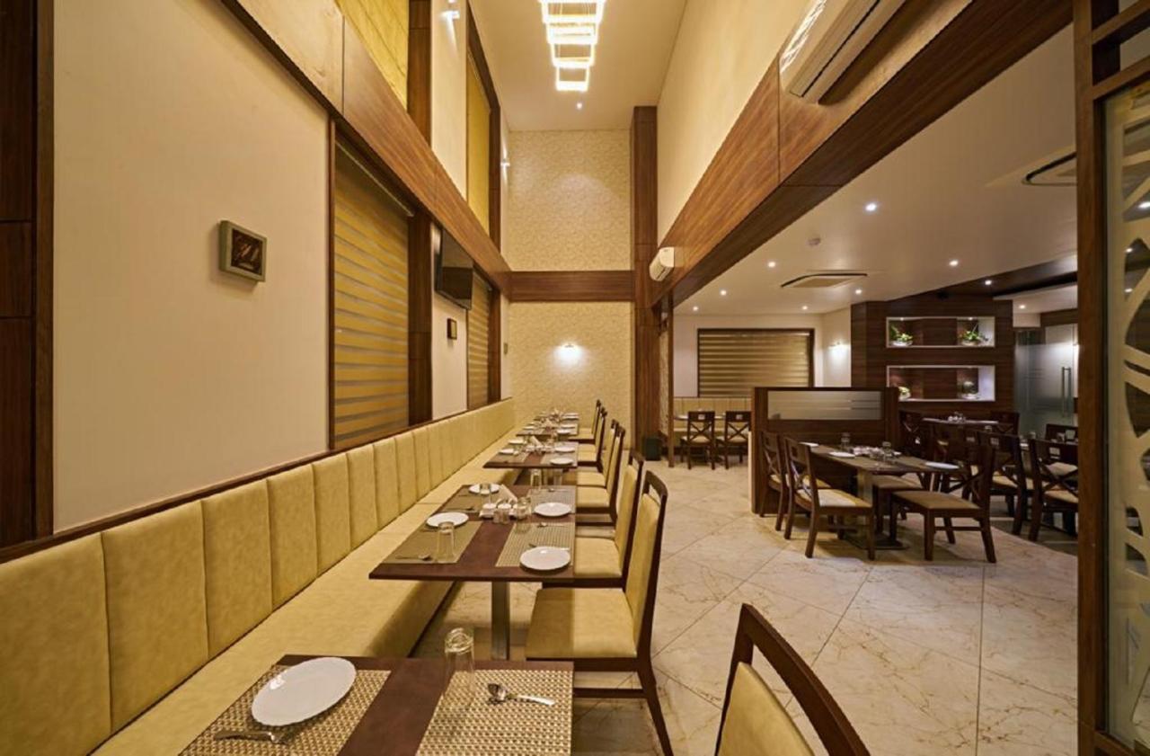 كولهابور Hotel Shlok المظهر الخارجي الصورة
