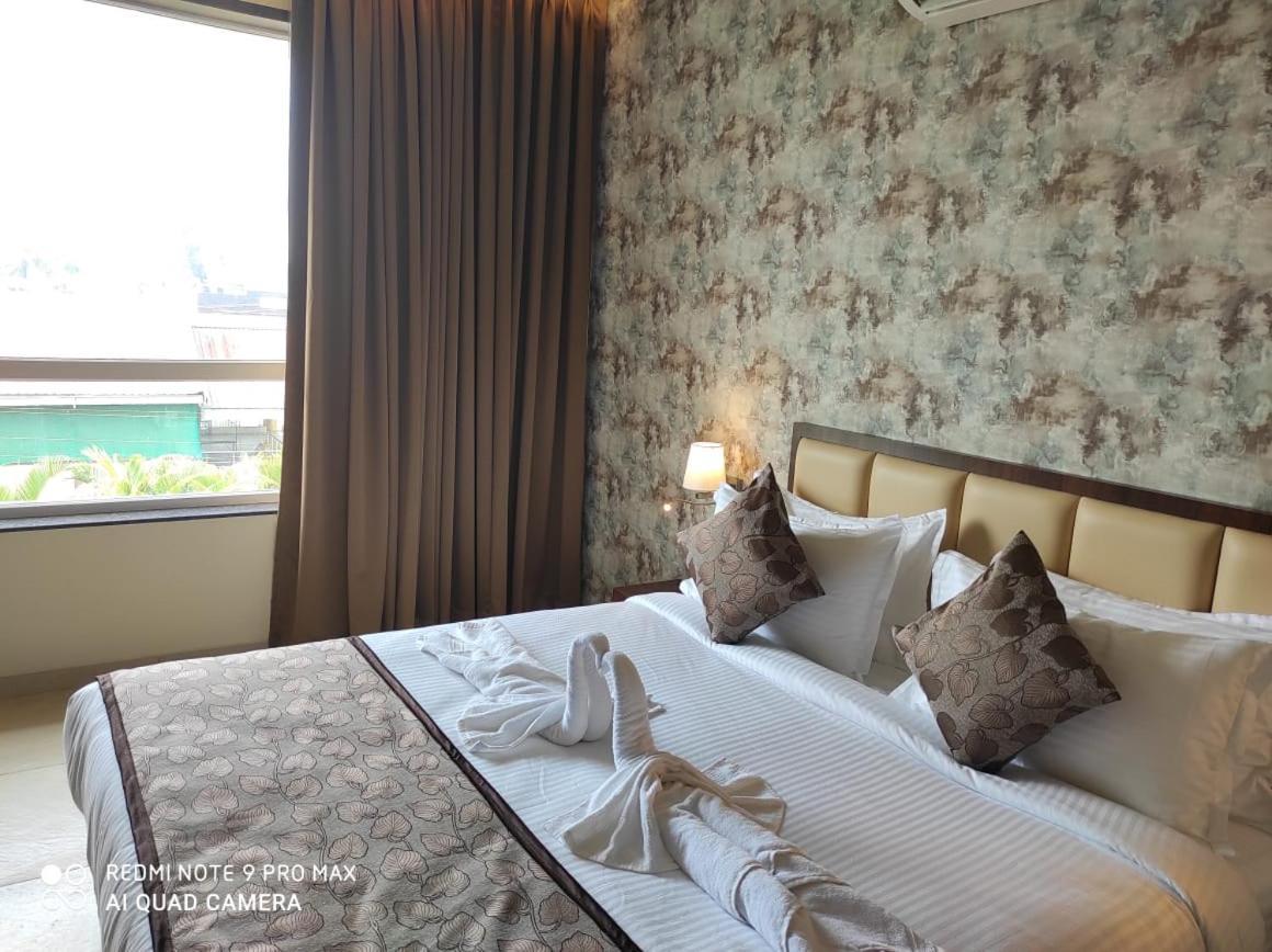 كولهابور Hotel Shlok المظهر الخارجي الصورة