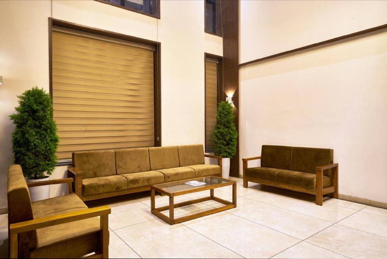 كولهابور Hotel Shlok المظهر الخارجي الصورة
