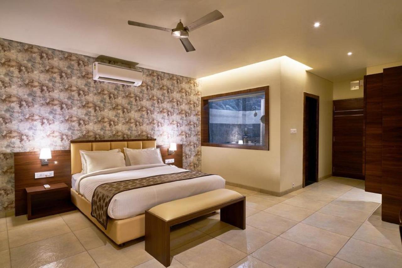 كولهابور Hotel Shlok المظهر الخارجي الصورة